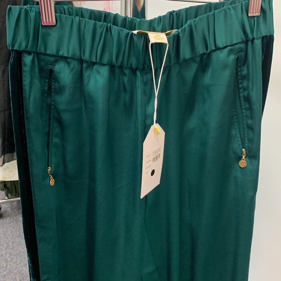 downtown jogger in botanical green - Picture 4 of 4